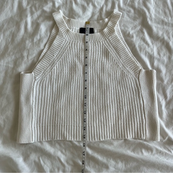 Knitted cropped tank top vest - Picture 3 of 6